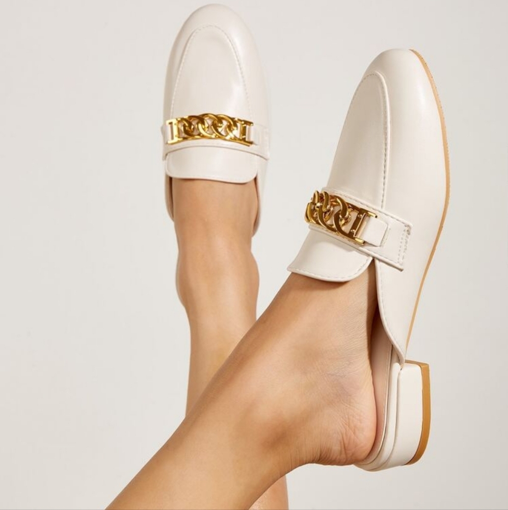 NWT.Cicus Sam Edelman Mule Womens Size 7.5M White Croc Print Gold Chain Slip On